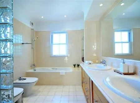 Βίλα Sleeps 8 Pool Air Con Wifi